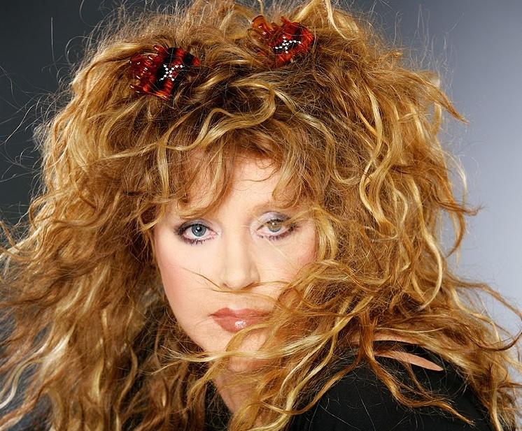 Дзюник сравнил Пугачёву с самцом богомола с откушенной головой во время коитуса Дзюник сравнил Пугачёву с самцом богомола с откушенной головой во время коитуса