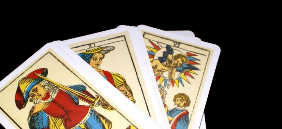 В США женщина поверила картам Таро и разбогатела на 500 тысяч долларов