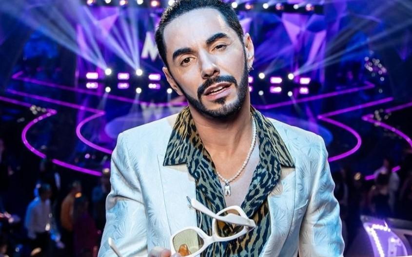 Родригез впервые появился на публике с новой девушкой после развода