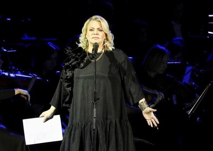 Поплавская высмеяла иноагентов, поздравивших Пугачёву с расчёской и бутылкой