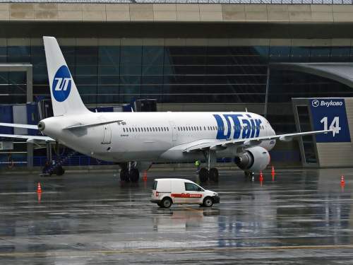 На посадочной полосе во Внуково чуть не столкнулись два самолета Utair