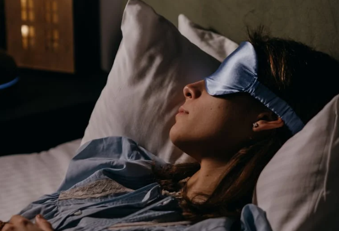 Врач Садыгова сообщила, что для похудения нужно спать более шести часов