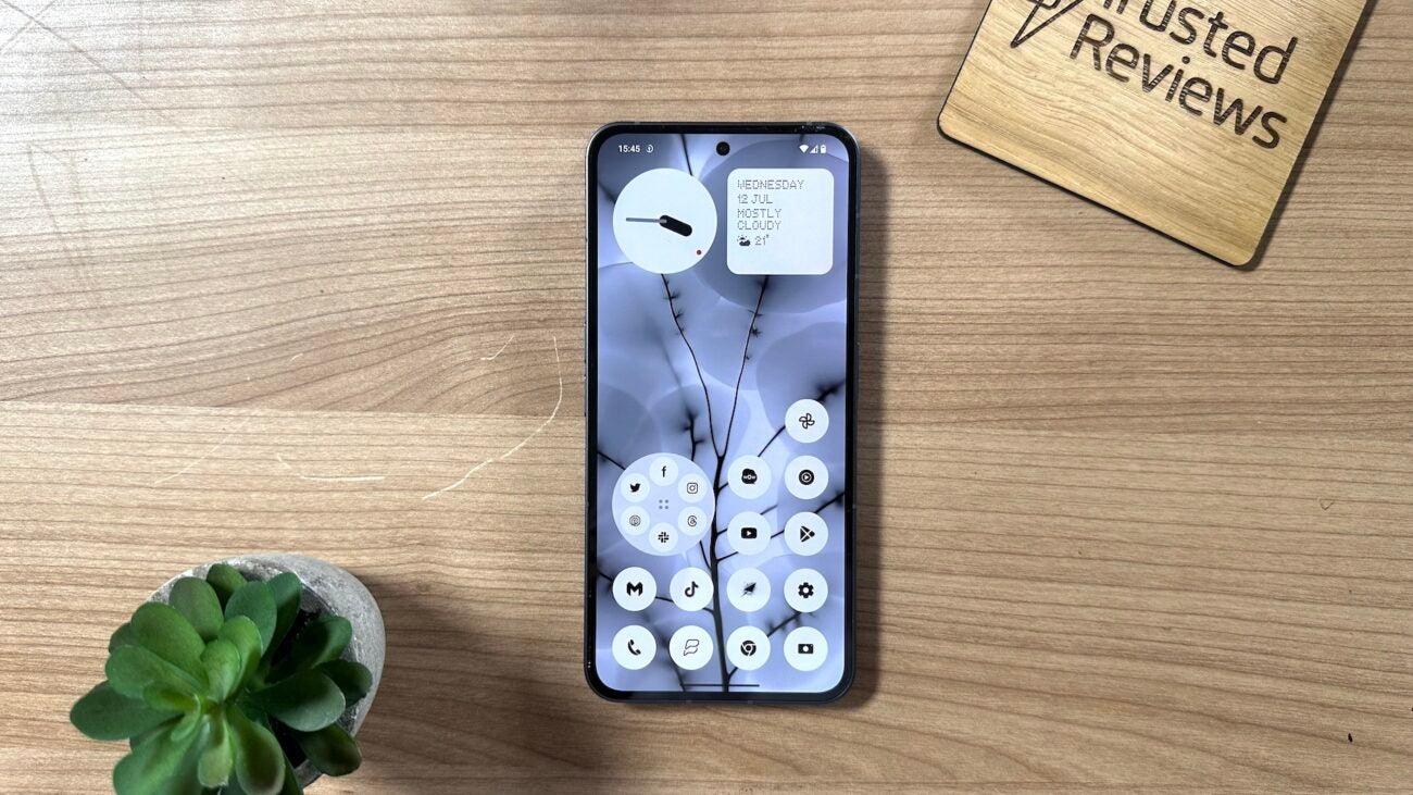 Компания Nothing этим летом выпустит ожидаемую новинку - Phone Tetris