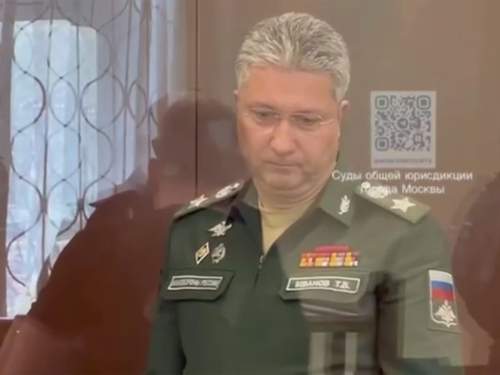 По делу замминистра обороны Иванова по нескольким адресам проходят обыски