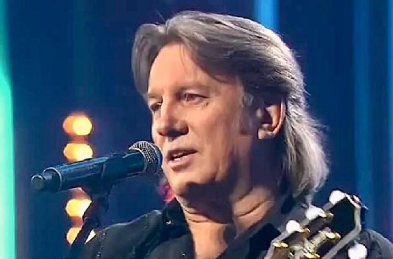 Певец Лоза прокомментировал заявления Хаматовой относительно России