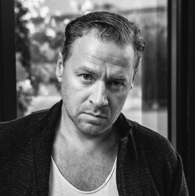 Актер Алексей Барабаш объяснил, почему не общается с дочерью