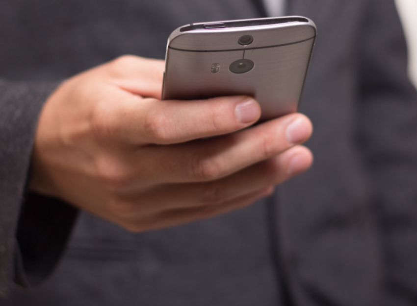 В США количество активаций новых iPhone сократилось до уровня 2017 года