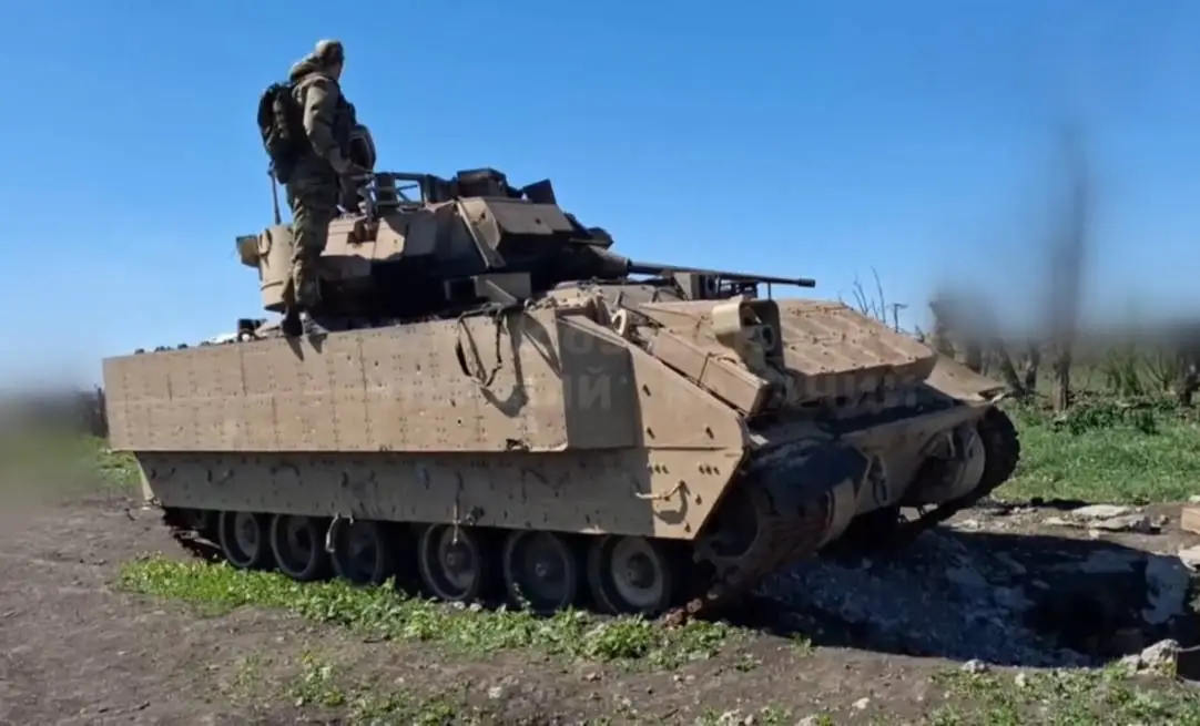 Под Авдеевкой захвачена американская БМП M3A3 Bradley в редкой модификации Под Авдеевкой захвачена американская БМП M3A3 Bradley в редкой модификации