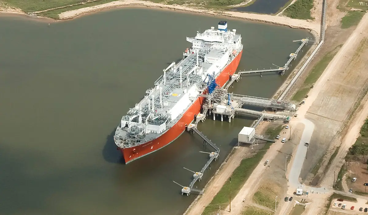 Страна-бензоколонка истощилась: экспорт СПГ из США продолжает рекордно падать