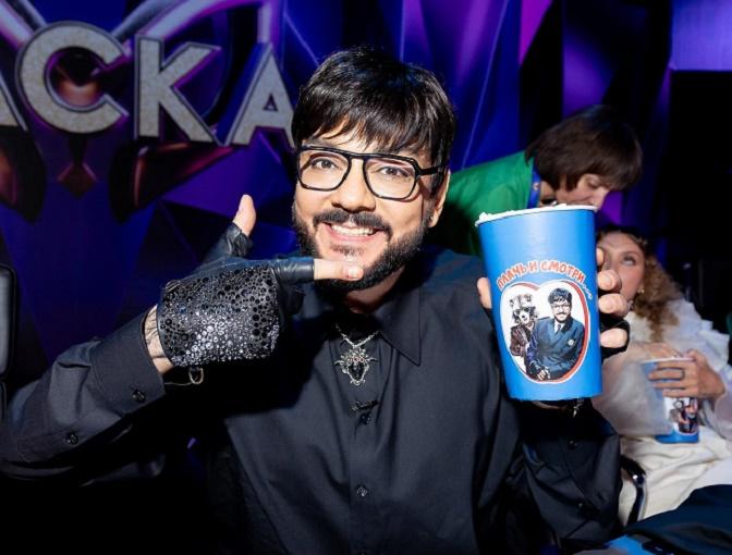 Филипп Киркоров выпустил беспроводные наушники в виде губной помады