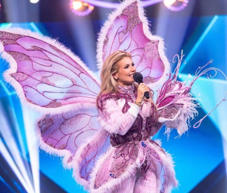 В финале шоу "Маска" третье место заняла Бабочка