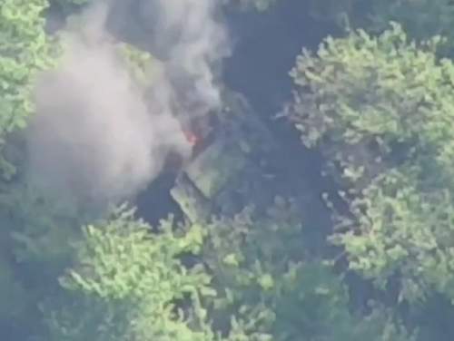 «Ланцет» уничтожил танк Abrams ВСУ с одного удара: опубликовано видео (ВИДЕО) «Ланцет» уничтожил танк Abrams ВСУ с одного удара: опубликовано видео (ВИДЕО)