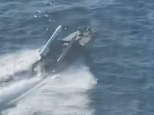 ВСУ атаковали корабли ЧМФ РФ и вертолеты в Крыму (ВИДЕО) ВСУ атаковали корабли ЧМФ РФ и вертолеты в Крыму (ВИДЕО)