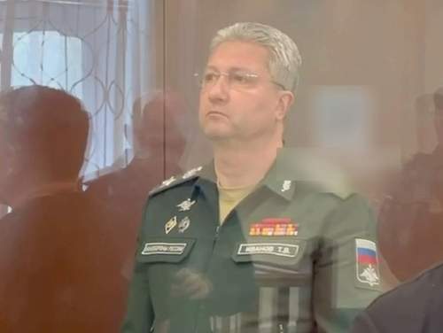 Награды Тимура Иванова в четырех пакетах привезли в суд: замминистра обвиняют во взятке свыше 1 млрд рублей (ФОТО, ВИДЕО)