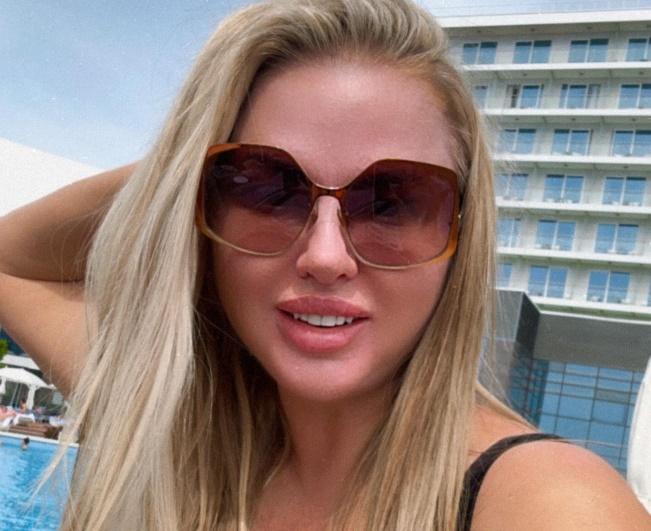 Анна Семенович избавилась от жира на животе благодаря русскому «Оземпику»