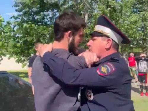 В Волгоградской области виновные в ДТП кавказцы сцепились с полицейскими (ВИДЕО)