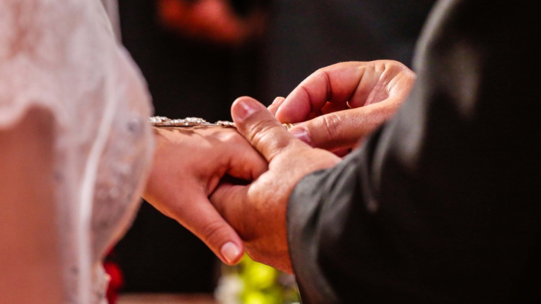 Священники рассказали о грехе из-за совместной жизни пары вне брака