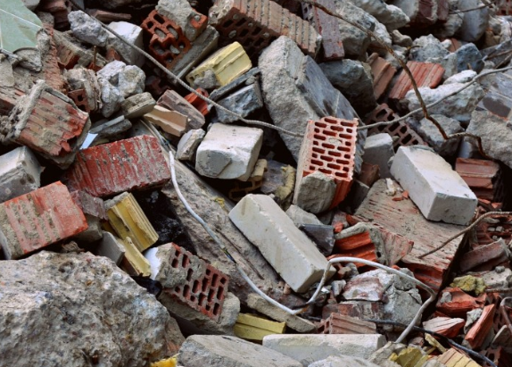 Названы четыре способа избавиться от строительного мусора без штрафов