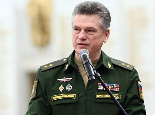 &laquo;Вытащили из постели&raquo;: СМИ узнали детали ареста главы ГУ кадров МО РФ Кузнецова