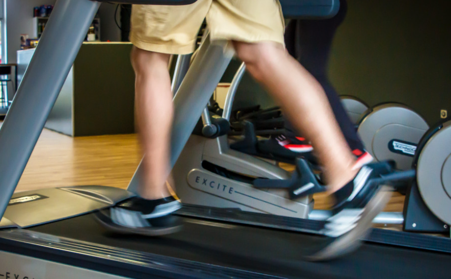 Фитнес-тренер Соболь: отсутствие разминки может привести к боли в суставах