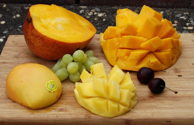 Врач Белоусов рассказал о пользе экзотических фруктов