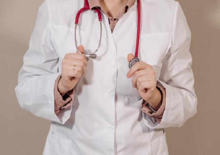 Невролог Демьяновская назвала головную боль симптомом «детского» инсульта