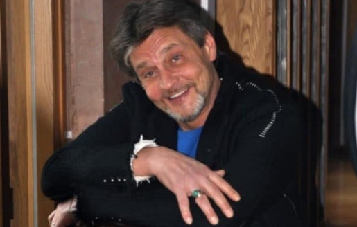 Александр Домогаров выступил с обращением после ухода из Театра Моссовета Александр Домогаров выступил с обращением после ухода из Театра Моссовета