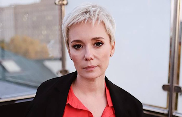 Сбежавшие и критикующие РФ Хаматова и Смольянинов не отказались от русского Сбежавшие и критикующие РФ Хаматова и Смольянинов не отказались от русского