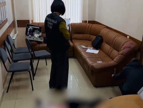 Под Иркутском мужчина зарезал супругу в загсе, разозлившись из-за развода (ВИДЕО)