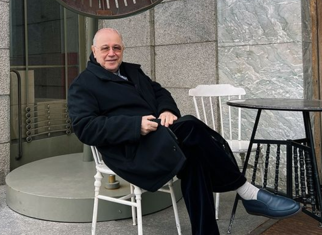 Евгений Петросян рассказал о съемках в окружении юных актрис