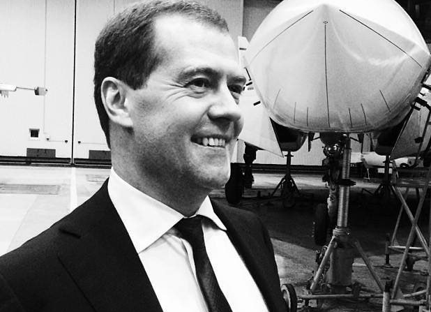 Дмитрий Медведев разочаровался в умной колонке Алисе Дмитрий Медведев разочаровался в умной колонке Алисе