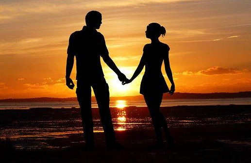 Сексолог Буллах предупредил об опасности оргазма при беременности