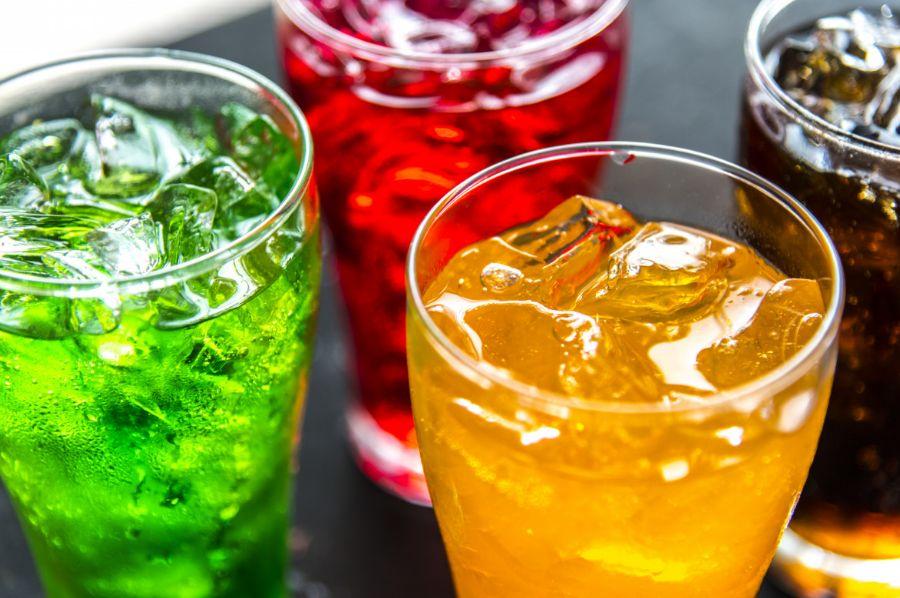 Врач Мухамадьяров предупредил, что ледяные напитки провоцируют воспаление горла