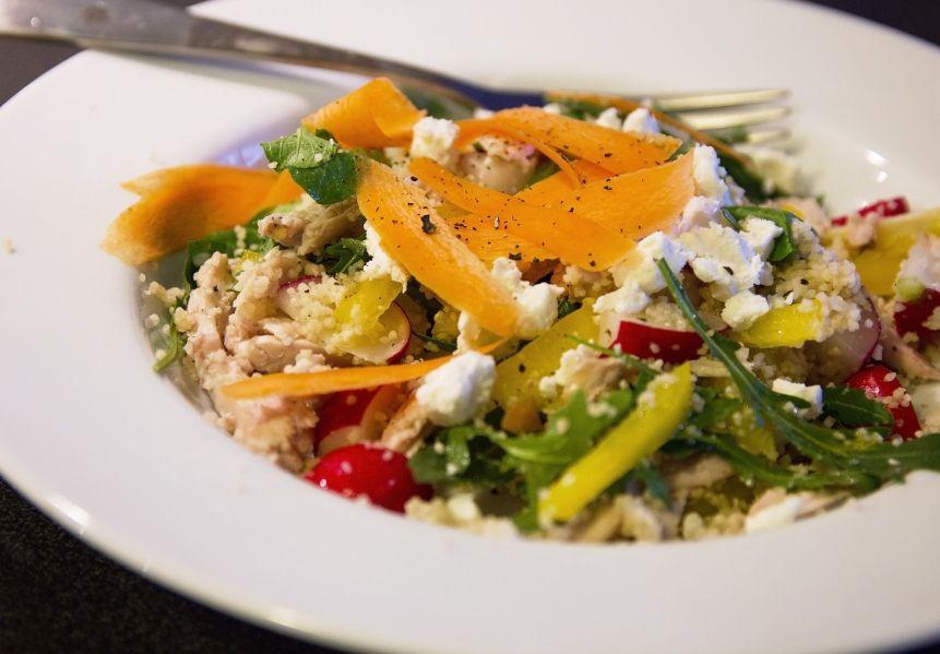 Нутрициолог Ирина Семаева призвала пожилых людей заменить соль на пряности