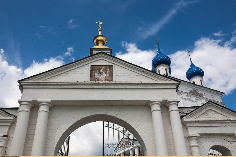 Священник Савченко объяснил, почему церковь считает гадание грехом