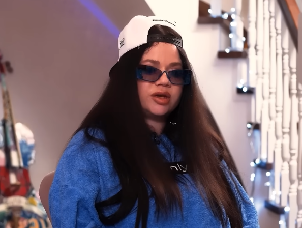 Экс-избранник Бьянки продал дорогой автомобиль ради съемок ее клипа