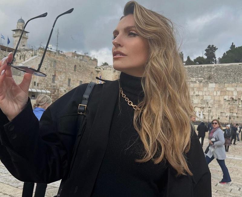 Звезда "Фабрики" Саша Савельева опровергла слухи о расставании с мужем Звезда "Фабрики" Саша Савельева опровергла слухи о расставании с мужем