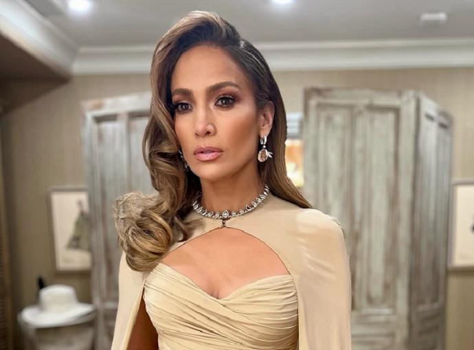 Woman.ru: Возлюбленные изменяли Дженнифер Лопес из-за её скверного характера