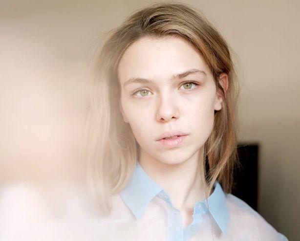 Экстремально похудевшая Таисия Вилкова показала фигуру в коротком топе и джинсах