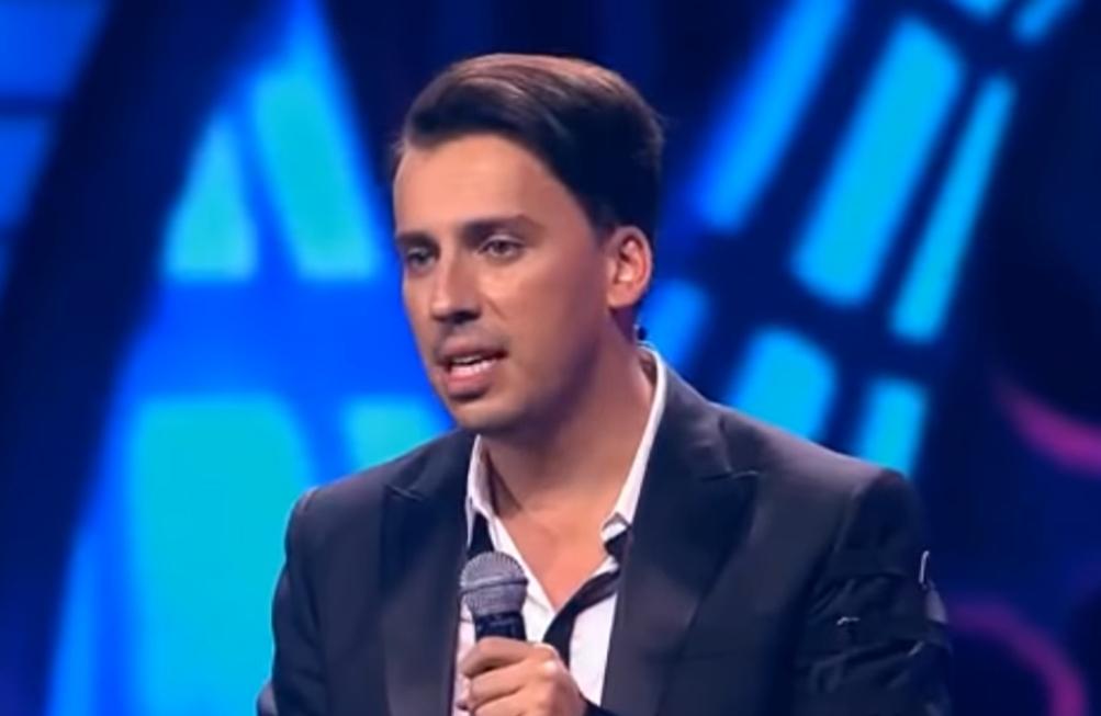 Иноагент Максим Галкин снялся в рекламном видео с черными усами Иноагент Максим Галкин снялся в рекламном видео с черными усами