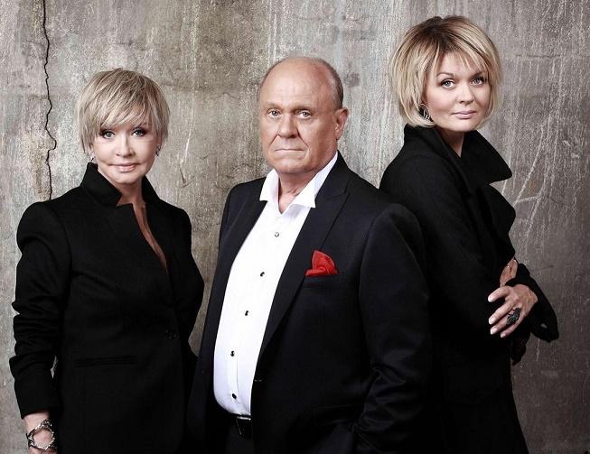 Алентова призналась, что разговаривает с умершим Меньшовым