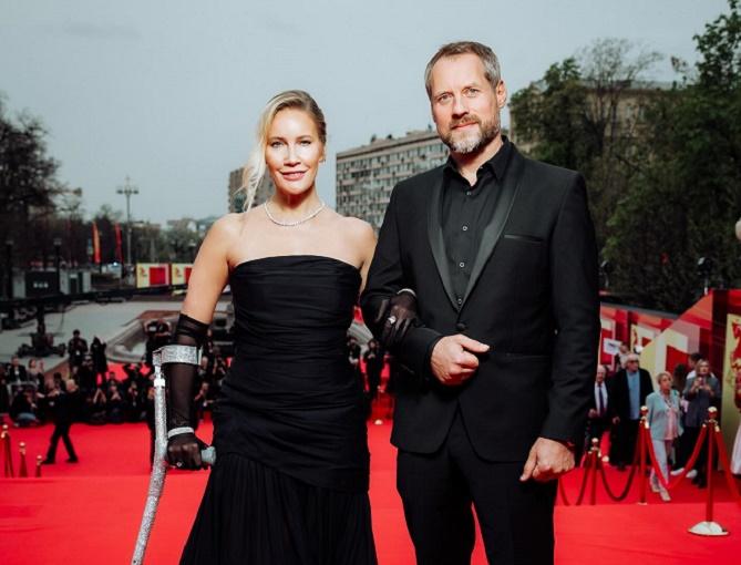 Летучая призналась, что после 8 лет брака её страсть к мужу не угасла