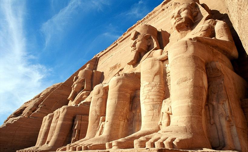 АТОР: Туристов из РФ заставляют разуваться при вылете из Египта