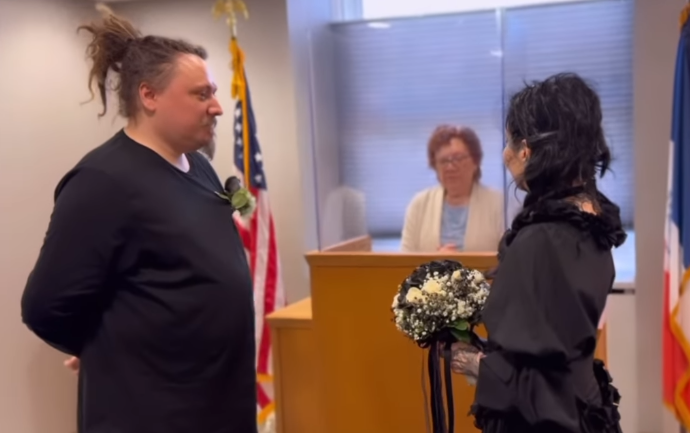 Певица Наргиз заявила, что вышла замуж в США