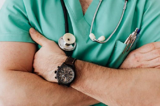 Уролог Рахимов назвал мужские болезни, с которыми нельзя в сауну