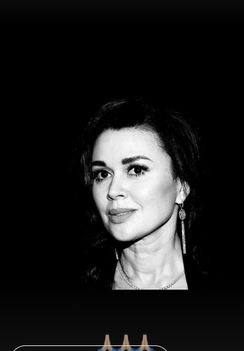 Ольга Орлова показала архивное фото Анастасии Заворотнюк после ее смерти