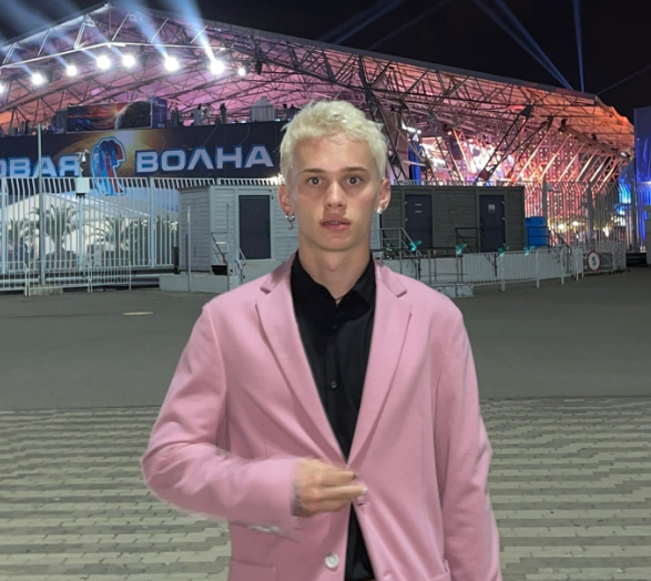 Приемный отец Милохина сообщил о скором возвращении блогера в Москву