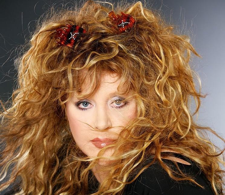 Пугачёва дала совет Орбакайте в новой песне «Не высовывайся, дочка»