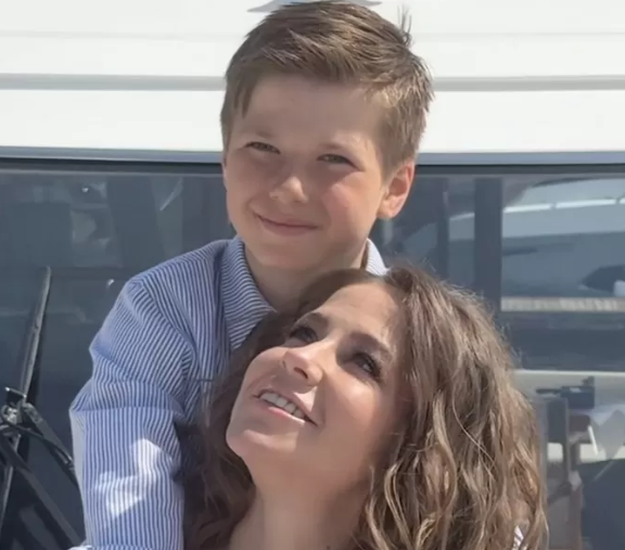 Юлия Барановская показала фото с младшим сыном Арсением