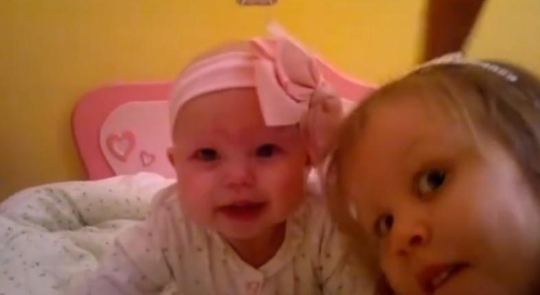 Юлия Пересильд показала архивное фото дочек в честь Дня защиты детей Юлия Пересильд показала архивное фото дочек в честь Дня защиты детей